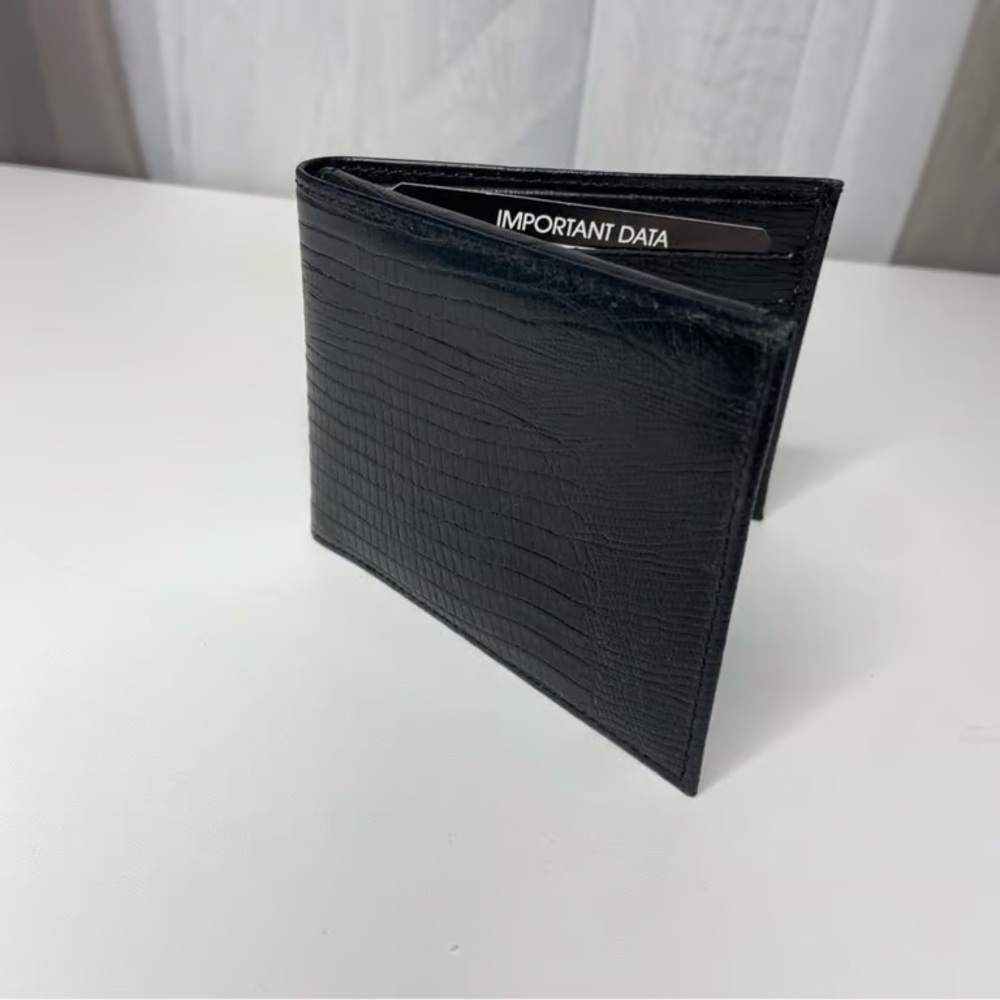 Mundi Black Textured Card Holder